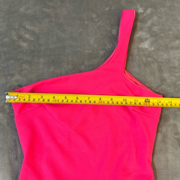 Fashion Nova Vibrant Pink One-Shoulder Dress

#1233 - Picture 2 of 6